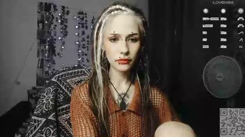Snapshot of say_mary chatting on July 2026 04:32:01 PM pronoun she. name Mary. age 21. online show from July 2026 04:32:01 PM