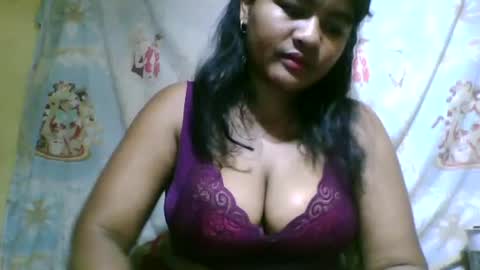 saylla1 online show from November 2025 05:06:01 AM