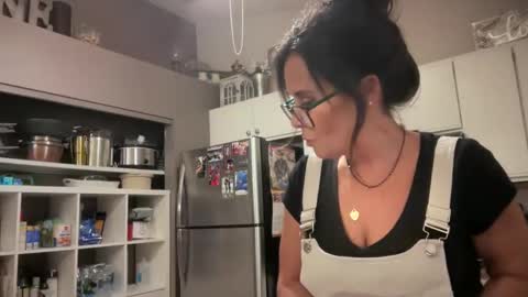 Good Girls Say Please...and Thank You online show from March 2025 01:47:01 AM