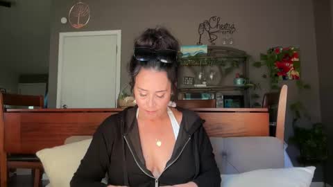 Good Girls Say Please...and Thank You online show from June 2026 08:33:02 PM