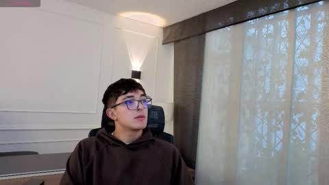 Sayron online show from November 2025 11:58:01 AM