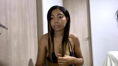 scarle222421 online show from December 2024 08:11:01 PM