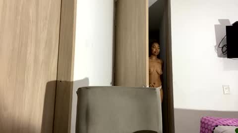 scarle222421 online show from December 2024 10:48:02 PM