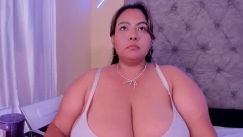 Snapshot of scarleet_boobs chatting on April 2026 12:55:02 AM camila online show from April 2026 12:55:02 AM
