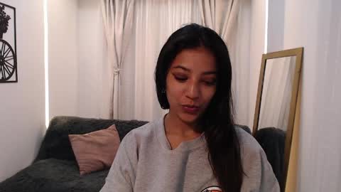 Snapshot of scarleet_miaa chatting on May 2026 11:00:02 PM Scaelet Mia online show from May 2026 11:00:02 PM