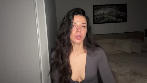 Sophie online show from June 2026 07:00:01 AM