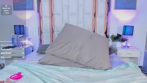 Claudia  online show from November 2025 08:38:01 AM