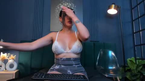 Scarlet Edwars online show from September 2025 06:30:02 PM