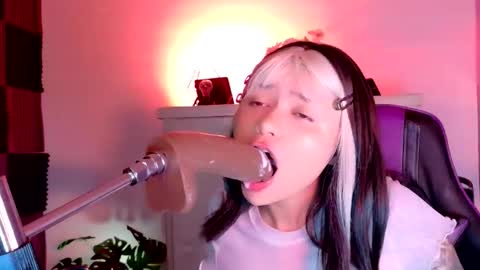 scarlet_gold online show from December 2025 04:51:01 AM