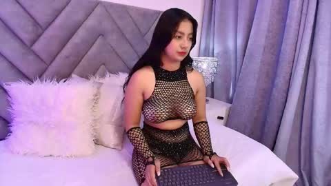 Snapshot of scarlet_queen7 chatting on May 2026 06:37:01 PM scarlet_queen7 online show from May 2026 06:37:01 PM