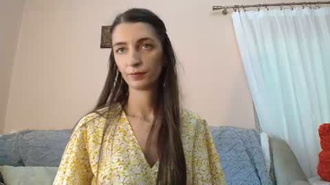 Snapshot of scarlet_rosse chatting on June 2026 01:04:02 PM Scarlet online show from June 2026 01:04:02 PM