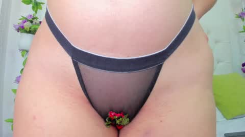 Snapshot of scarlet_stan22 chatting on February 2025 01:54:02 PM Isa online show from February 2025 01:54:02 PM