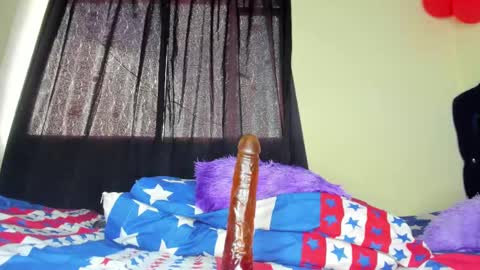 Snapshot of scarlet_tommy chatting on February 2025 09:36:02 PM scarlet_tommy online show from February 2025 09:36:02 PM