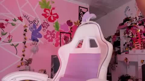 Snapshot of scarlet_villamizar chatting on June 2026 05:12:01 AM SCARLET online show from June 2026 05:12:01 AM