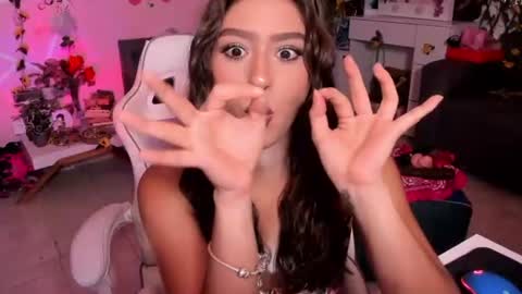 Snapshot of scarlet_villamizar chatting on July 2026 04:15:02 AM SCARLET online show from July 2026 04:15:02 AM
