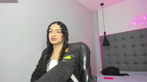 Snapshot of scarletcherry18 chatting on July 2026 04:25:01 AM scarlet online show from July 2026 04:25:01 AM