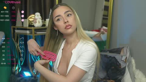 Scarlet online show from December 2024 02:06:02 AM