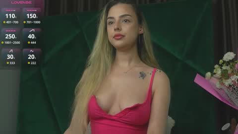 Scarlet online show from September 2025 08:43:01 PM