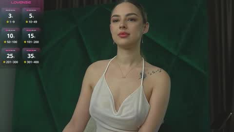 Scarlet online show from October 2025 10:40:02 PM