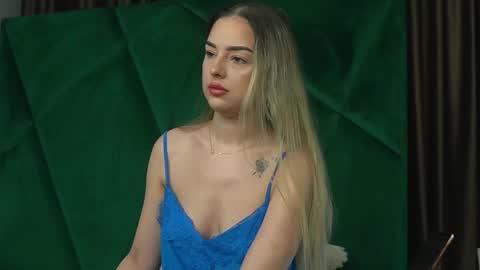 Scarlet online show from November 2025 11:54:01 PM