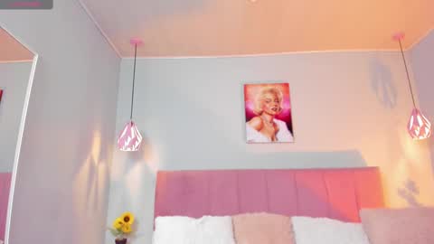 Scarlet  online show from February 2025 01:56:01 AM