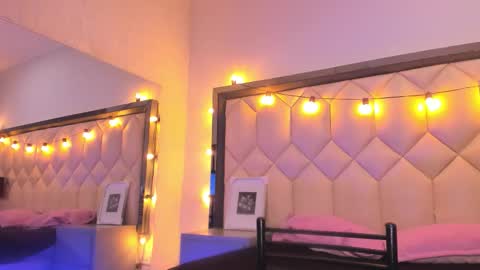 Snapshot of scarlethbigbug chatting on January 2026 11:26:01 AM scarlethbigbug online show from January 2026 11:26:01 AM