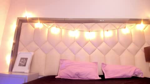 Snapshot of scarlethbigbug chatting on February 2026 12:00:01 PM scarlethbigbug online show from February 2026 12:00:01 PM