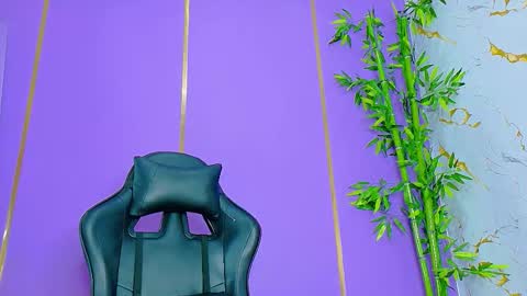 Denis online show from October 2025 08:50:02 PM