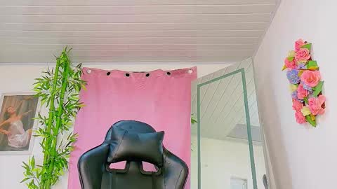 Snapshot of scarletjonesx chatting on February 2026 08:30:01 AM Denis online show from February 2026 08:30:01 AM