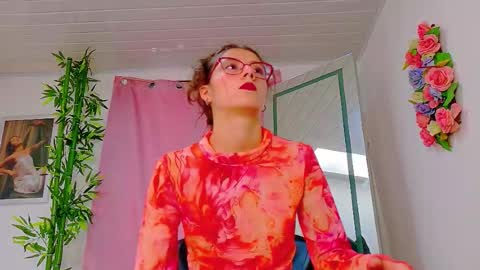 Snapshot of scarletjonesx chatting on February 2026 10:07:01 PM Denis online show from February 2026 10:07:01 PM