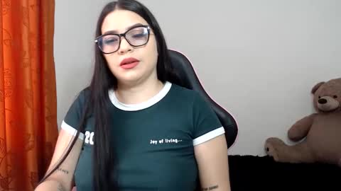 Snapshot of scarletlux_ chatting on March 2026 07:09:01 PM Scarlet online show from March 2026 07:09:01 PM