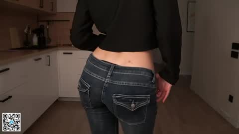 Scarlet online show from April 2026 02:58:01 PM