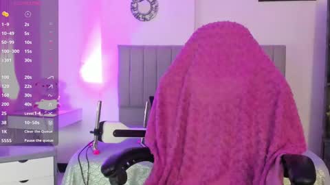 Scarlett online show from October 2025 03:38:01 AM