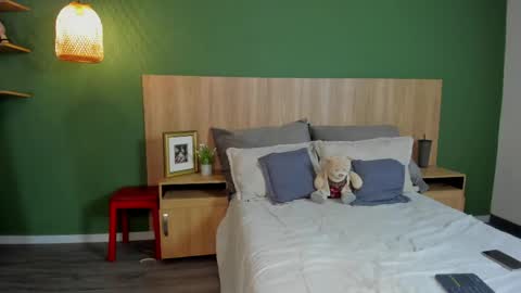 Scarlett  online show from April 2026 02:37:01 PM