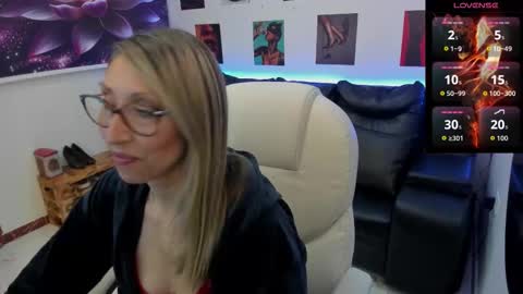 Snapshot of scarlett_079 chatting on February 2026 12:10:01 PM Scarlett online show from February 2026 12:10:01 PM