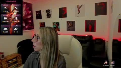 Snapshot of scarlett_079 chatting on February 2026 12:01:02 PM Scarlett online show from February 2026 12:01:02 PM