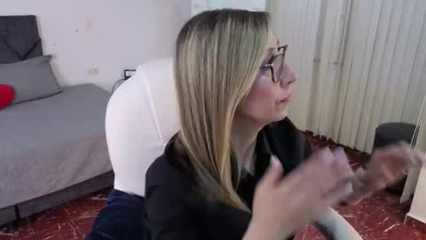 Snapshot of scarlett_079 chatting on February 2026 12:02:02 PM Scarlett online show from February 2026 12:02:02 PM