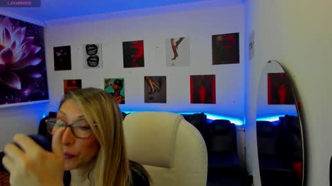 Snapshot of scarlett_079 chatting on February 2026 11:42:02 AM Scarlett online show from February 2026 11:42:02 AM