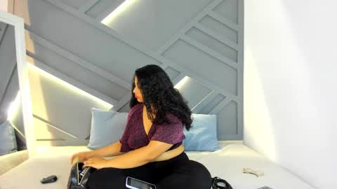Snapshot of scarlett__2 chatting on May 2026 04:25:02 PM Scarlett online show from May 2026 04:25:02 PM