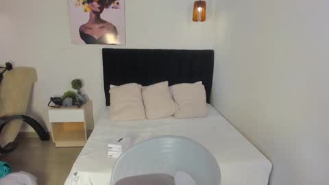 Scarlett online show from October 2025 01:11:02 PM