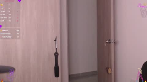 Snapshot of scarlett_diamond chatting on February 2026 01:54:01 AM Scarlett Thumb up please help me 100 its important online show from February 2026 01:54:01 AM