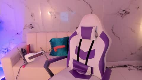 scarlett_enjoy1 online show from September 2025 05:17:02 AM