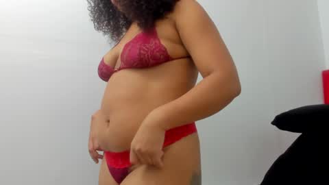 scarlett_fox20 online show from February 2025 12:03:02 PM