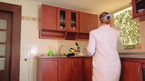 Snapshot of scarlett_moore_ chatting on February 2026 04:04:01 PM Scarlett online show from February 2026 04:04:01 PM