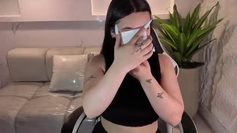 Scarlett online show from November 2025 12:49:02 PM