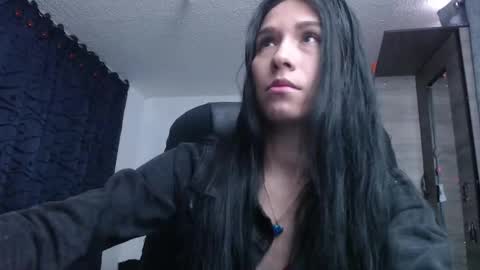 Snapshot of scarlett_vonrose chatting on December 2025 07:43:01 PM Scarlett Von Rose online show from December 2025 07:43:01 PM