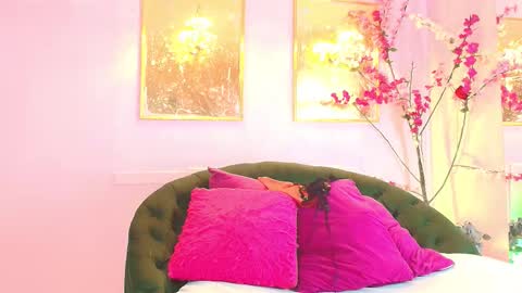 Snapshot of scarlette04 chatting on March 2026 07:27:01 PM SCARLETTE online show from March 2026 07:27:01 PM