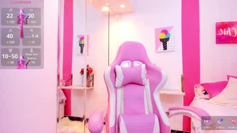 Snapshot of scarlette_15 chatting on December 2024 10:01:02 AM Scarlette online show from December 2024 10:01:02 AM