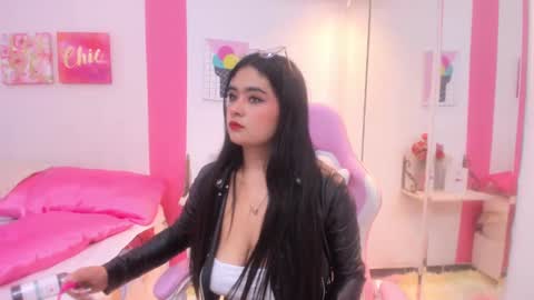 Snapshot of scarlette_15 chatting on January 2025 03:37:02 AM Scarlette online show from January 2025 03:37:02 AM