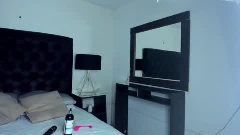 Snapshot of scarlette_15 chatting on March 2025 01:47:01 PM Scarlette online show from March 2025 01:47:01 PM